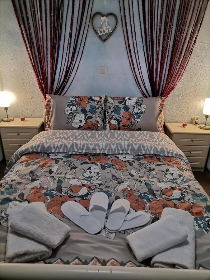 Frasta'S Rose Daire Plaka  Dış mekan fotoğraf
