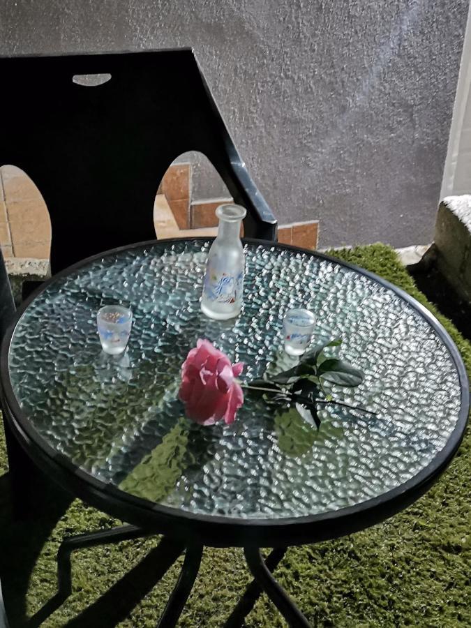 Frasta'S Rose Daire Plaka  Dış mekan fotoğraf