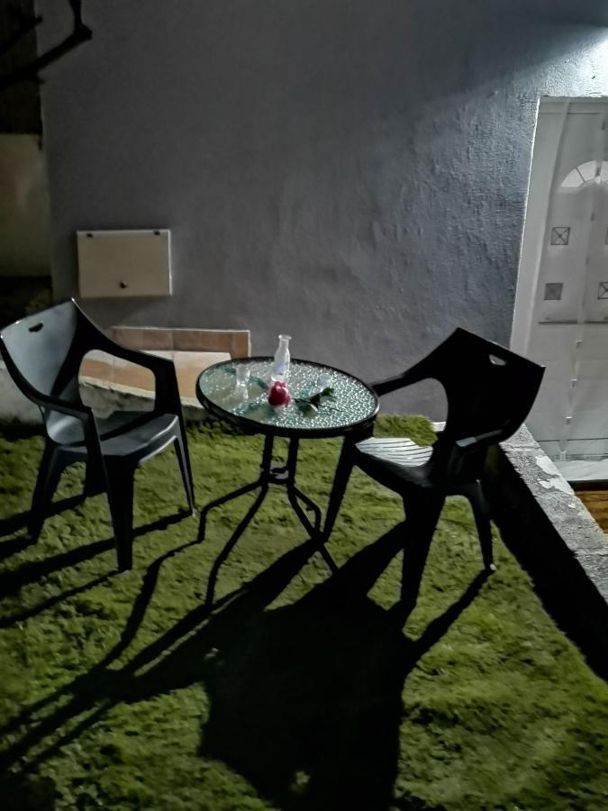 Frasta'S Rose Daire Plaka  Dış mekan fotoğraf