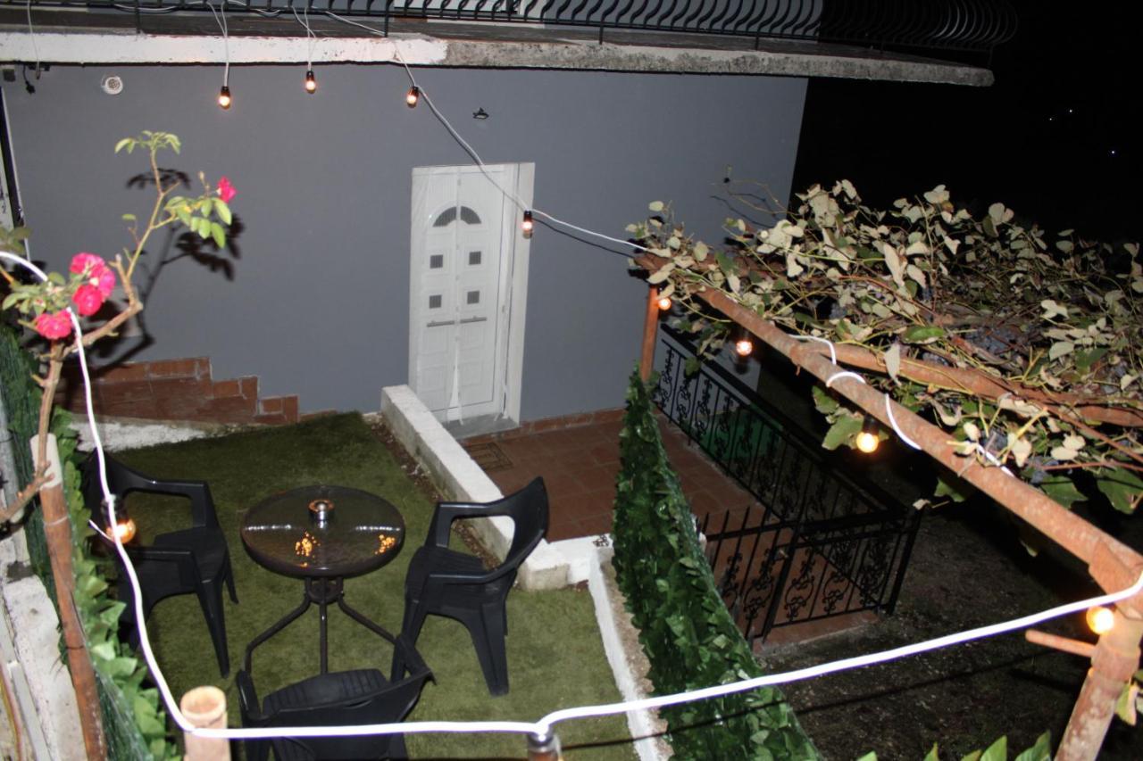 Frasta'S Rose Daire Plaka  Dış mekan fotoğraf